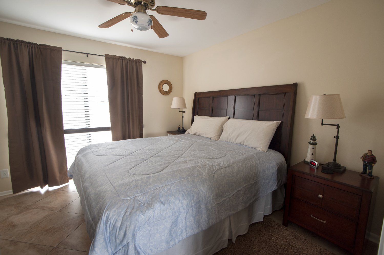 large bedroom with great view at Willow Beach B1