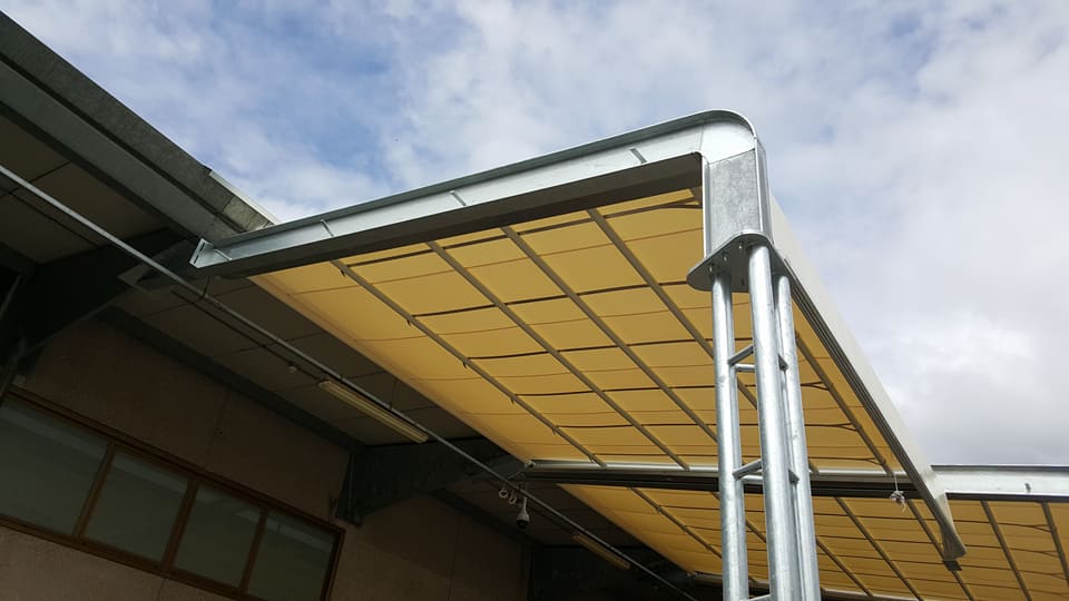 Tenda da sole a scomparsa totale