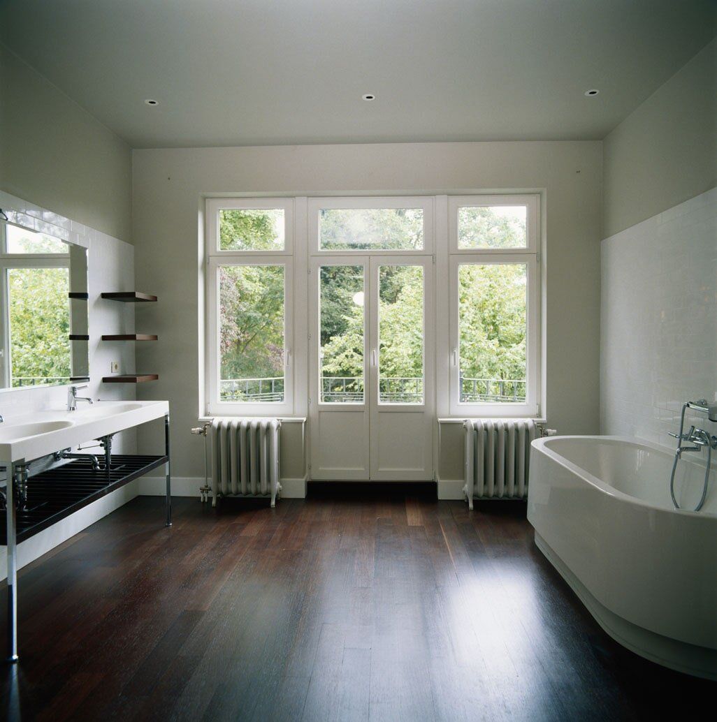 dark brown wood flooring in Clackamas, Oregon