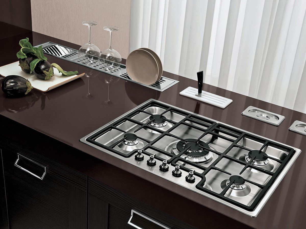 cucina con fornelli