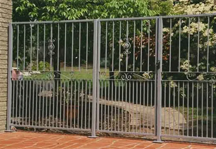 gate 32
