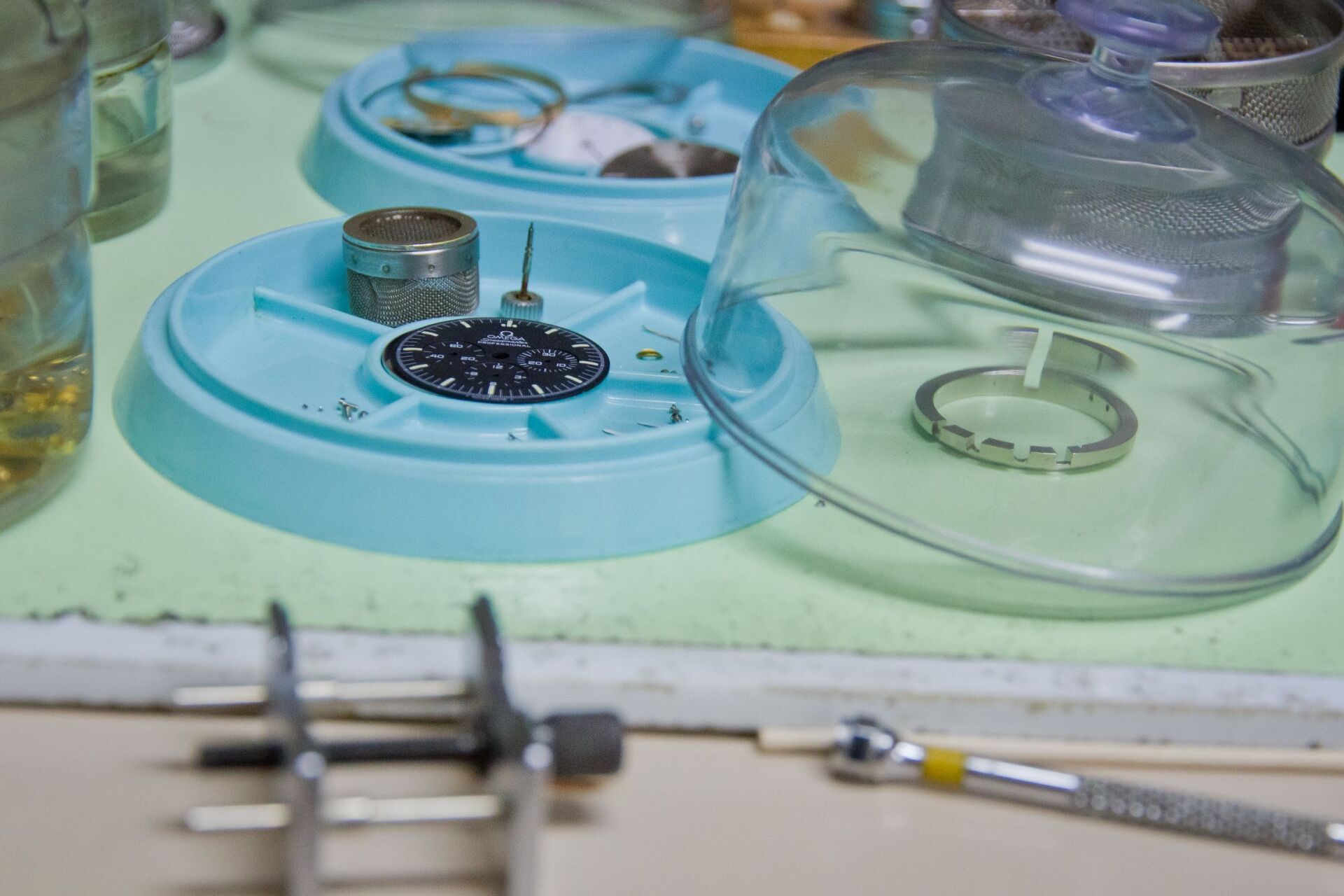 laboratorio di riparazione di orologi
