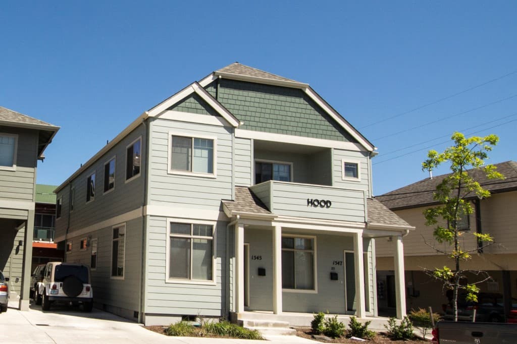 Hood student housing near the University of Oregon offering 3 and 4 bedroom units