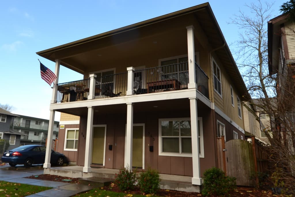 Mallard Flats student apartments near the University of Oregon offering 4 bedroom units