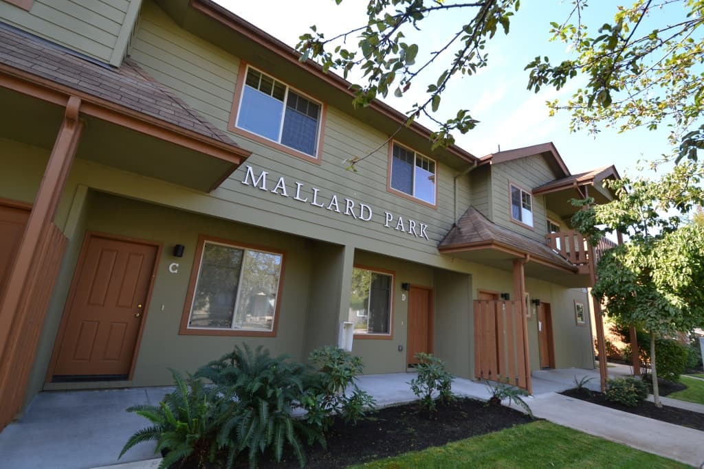 Mallard Park student housing near the University of Oregon offering 2 and 3 bedroom units