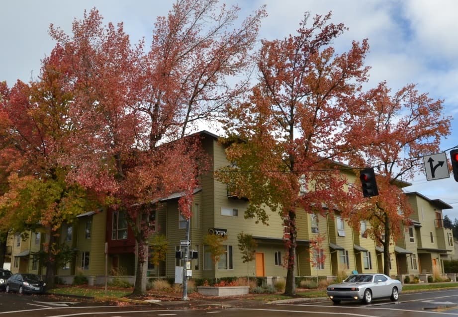 O-Town student townhouses near the University of Oregon offering 2, 3, and 4 bedroom units