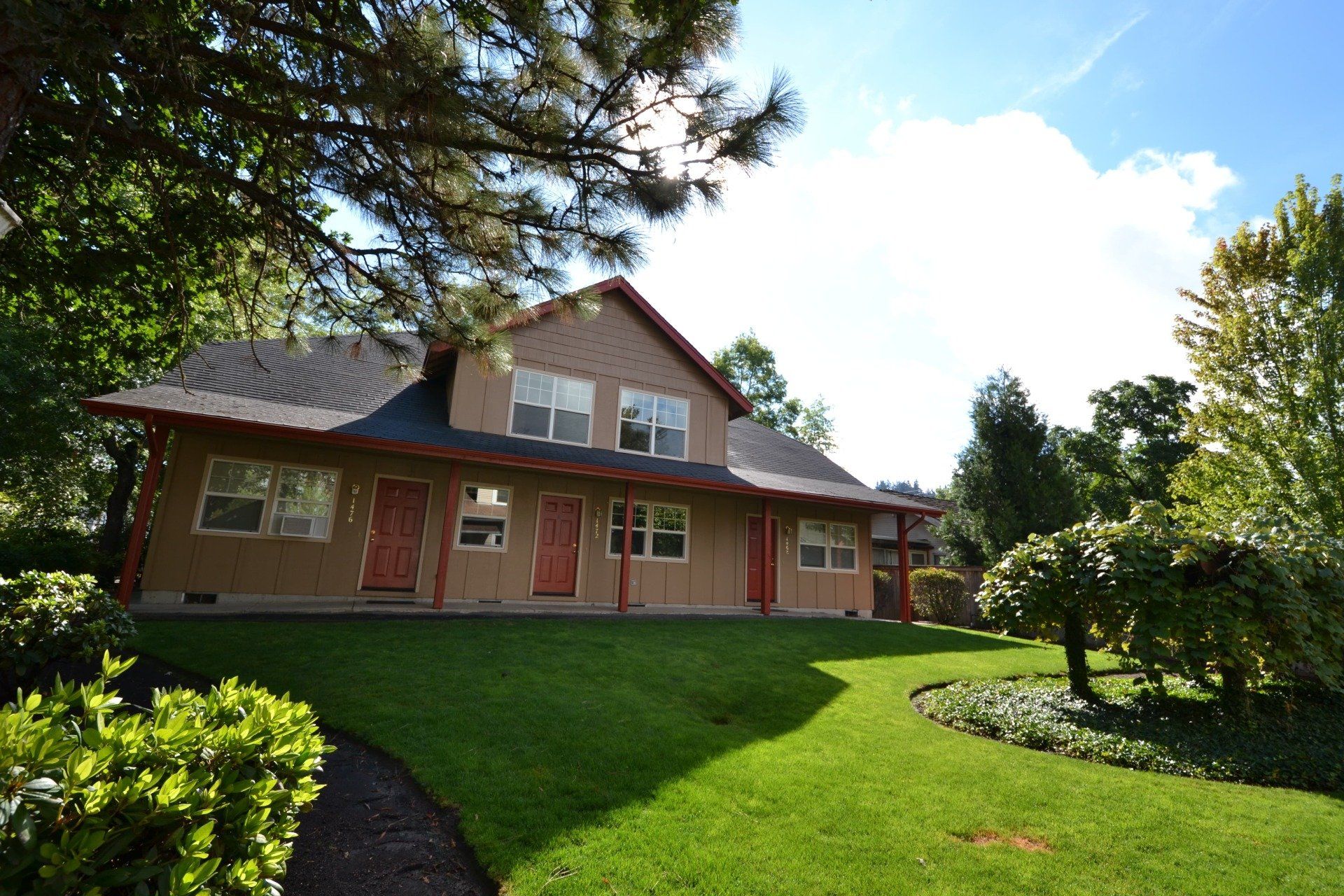 Orchard Alley student apartments near the University of Oregon offering 2 and 3 bedroom units
