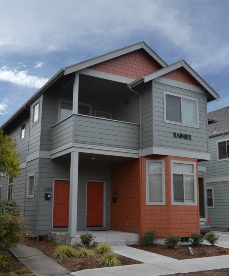 Rainier student housing near the University of Oregon offering 3 and 4 bedroom units