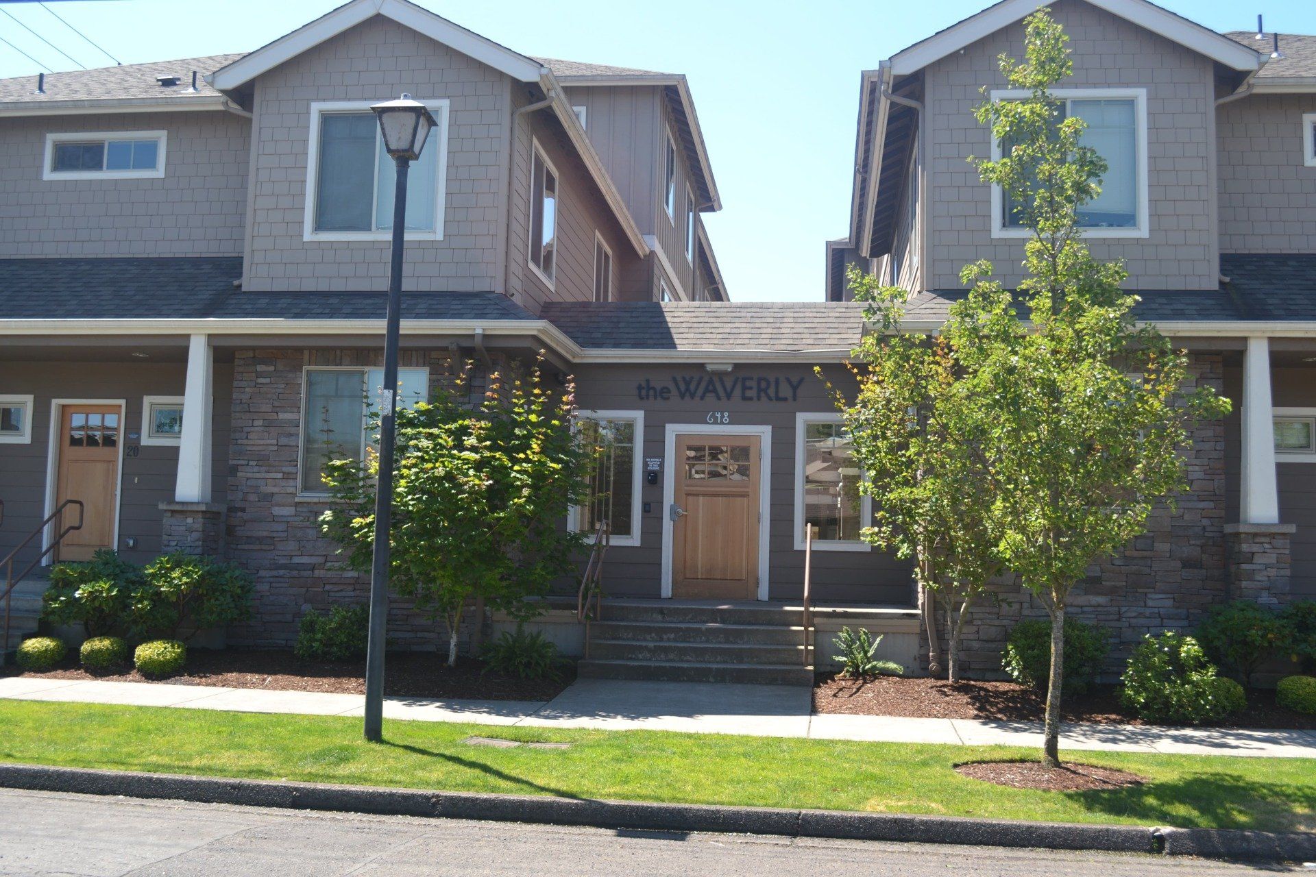 The Waverly student townhouses near the University of Oregon offering 2, 3, and 4 bedroom units