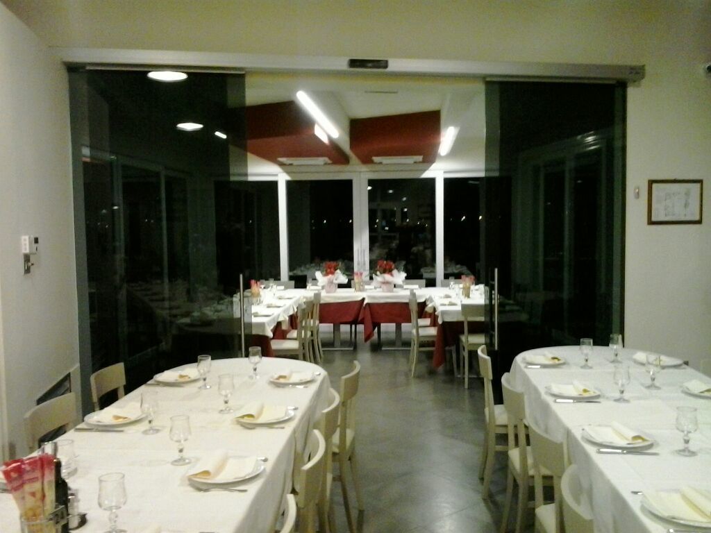 tavola imbandita