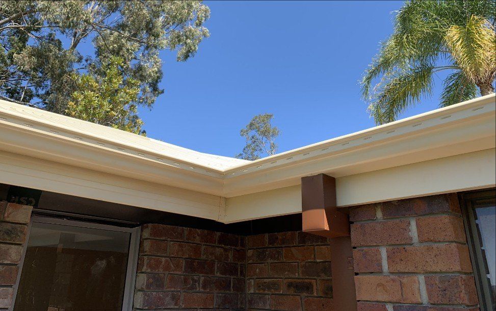 Classic Cream 150 OG Gutter Fascia Cover Terrain Downpipe
