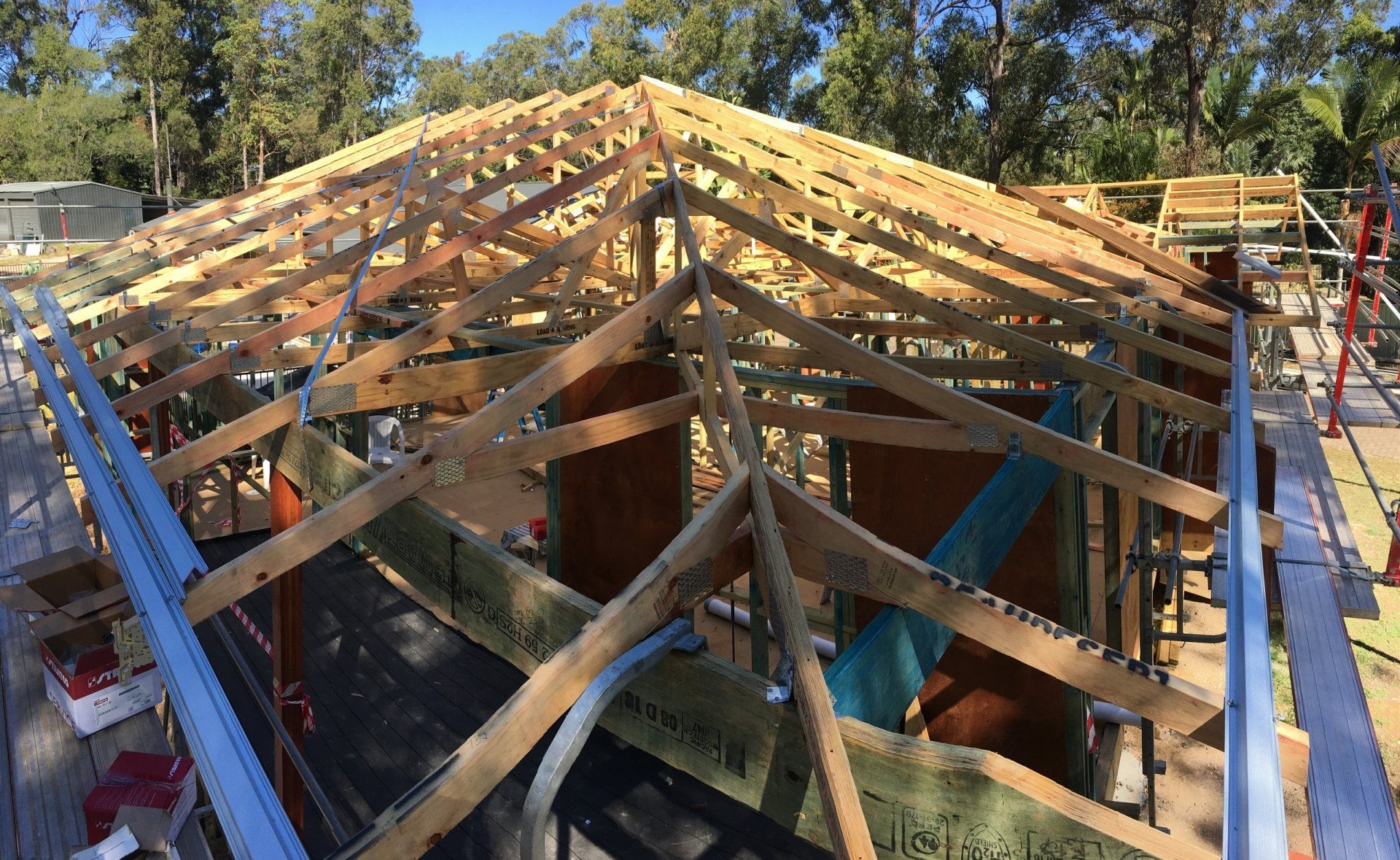 new frame metal roofing gold coast
