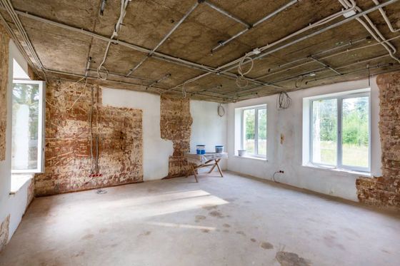 view of a room before renovation