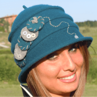 Cappelli ricamati a mano