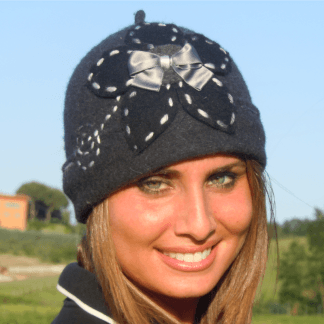 Cappelli donna ricamati a mano