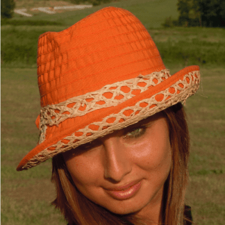Cappelli in grosgrain e rafia