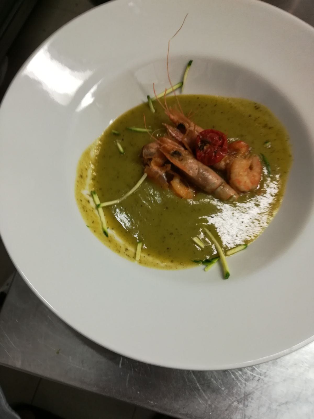 gamberi su crema di zucchine