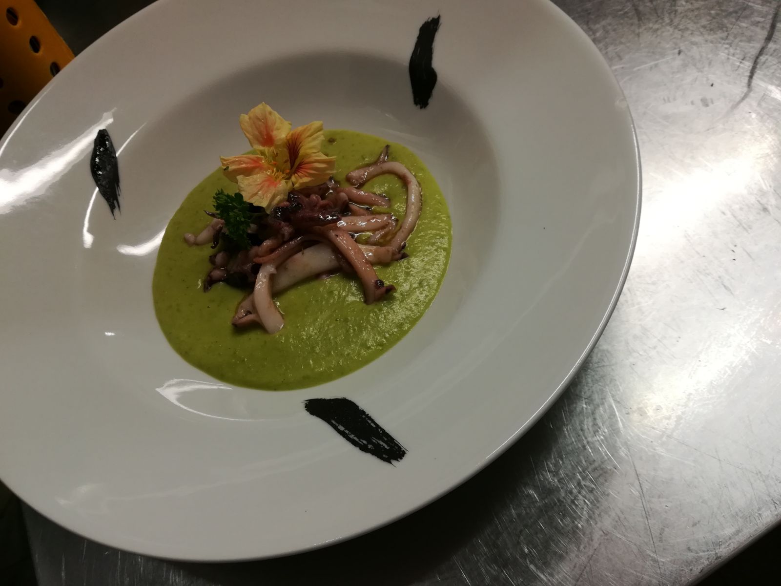 polpo su crema di zucchine
