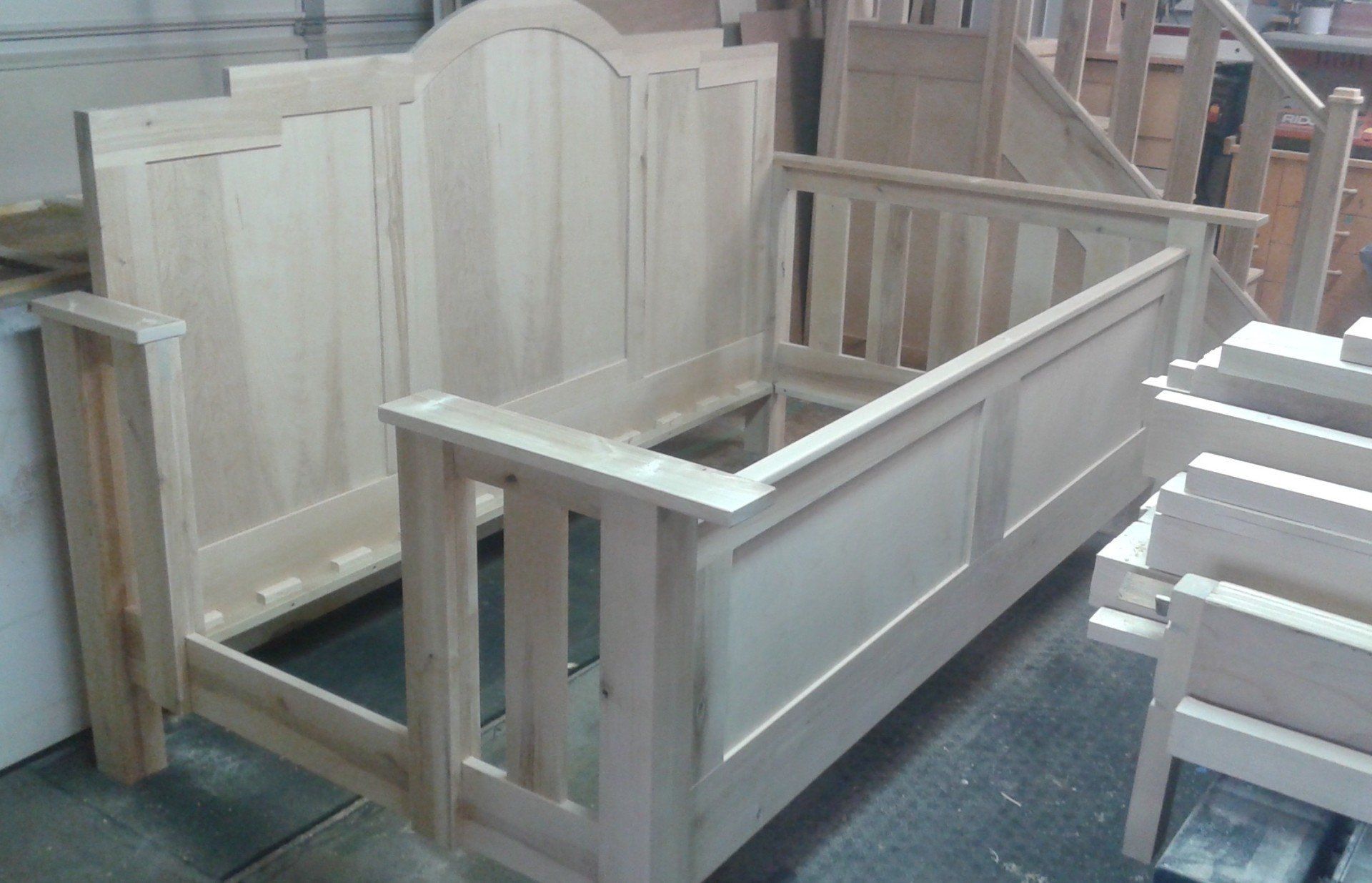 light wood ship bed