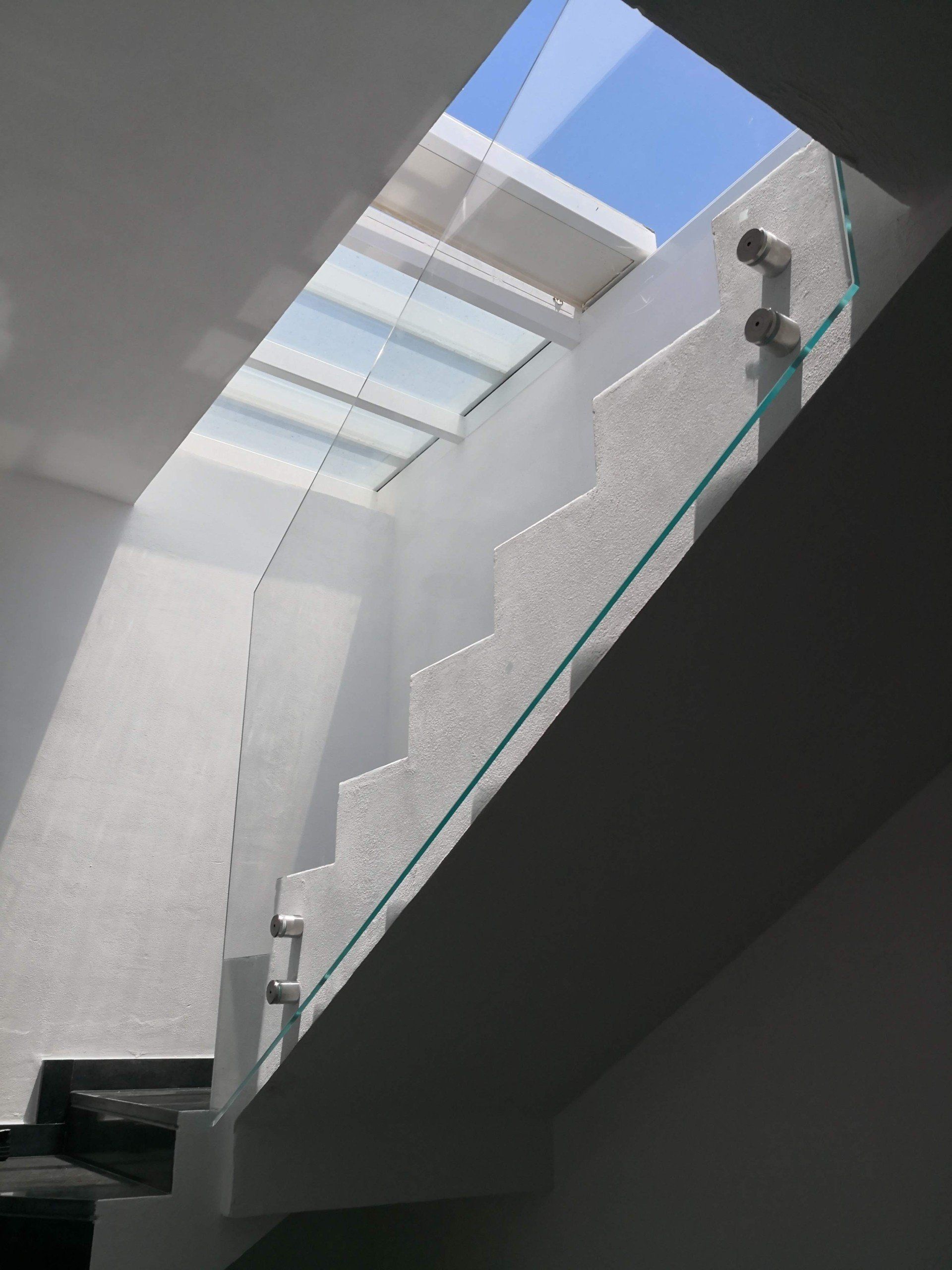scale per terrazzo con balaustra in vetro