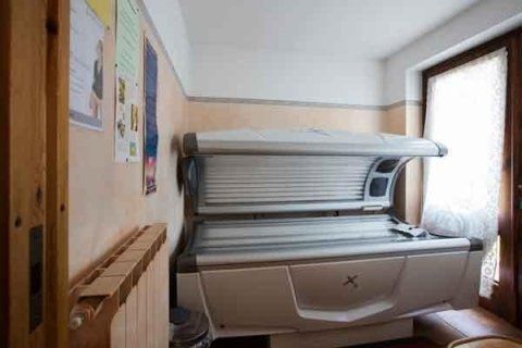 Lettino abbronzante