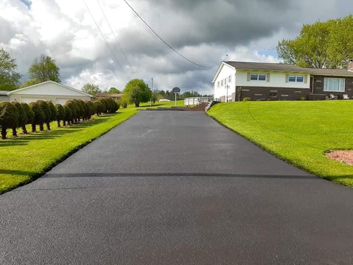 asphalt driveway sealcoating