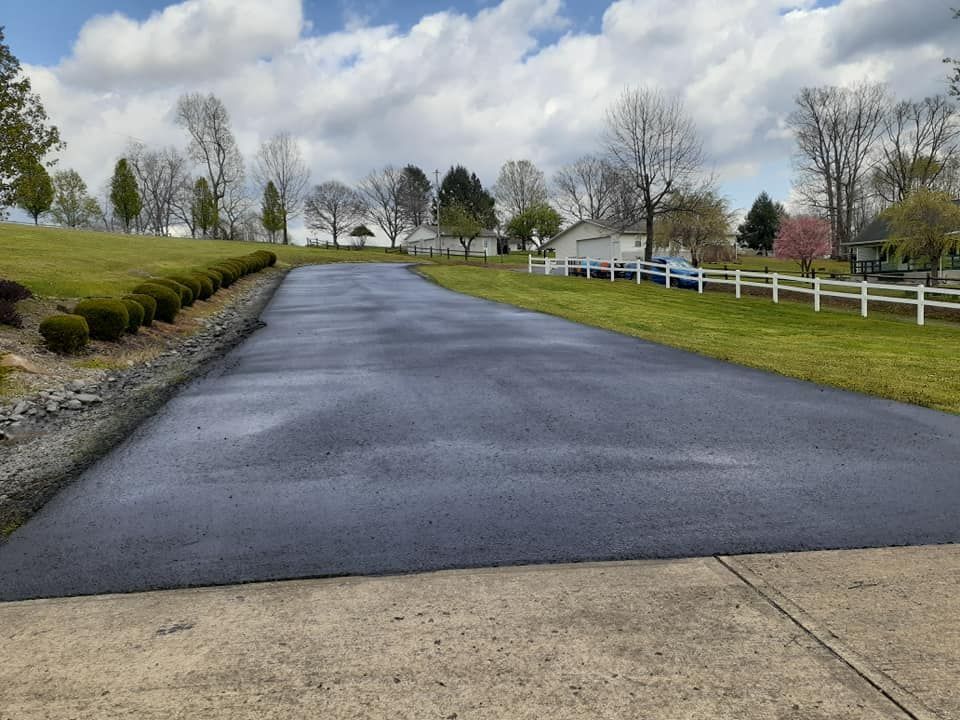 residential asphalt sealcoating, long driveway seacoating, driveway sealcoating, sealcoating company near memilan pa