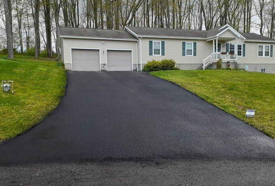 residential asphalt sealcoating, driveway sealcoating, sealcoating company near memilan pa