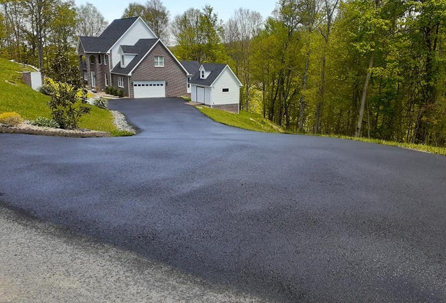 residential asphalt sealcoating, road sealcoating, long drivway sealcoating, sealcoating company near memilan pa