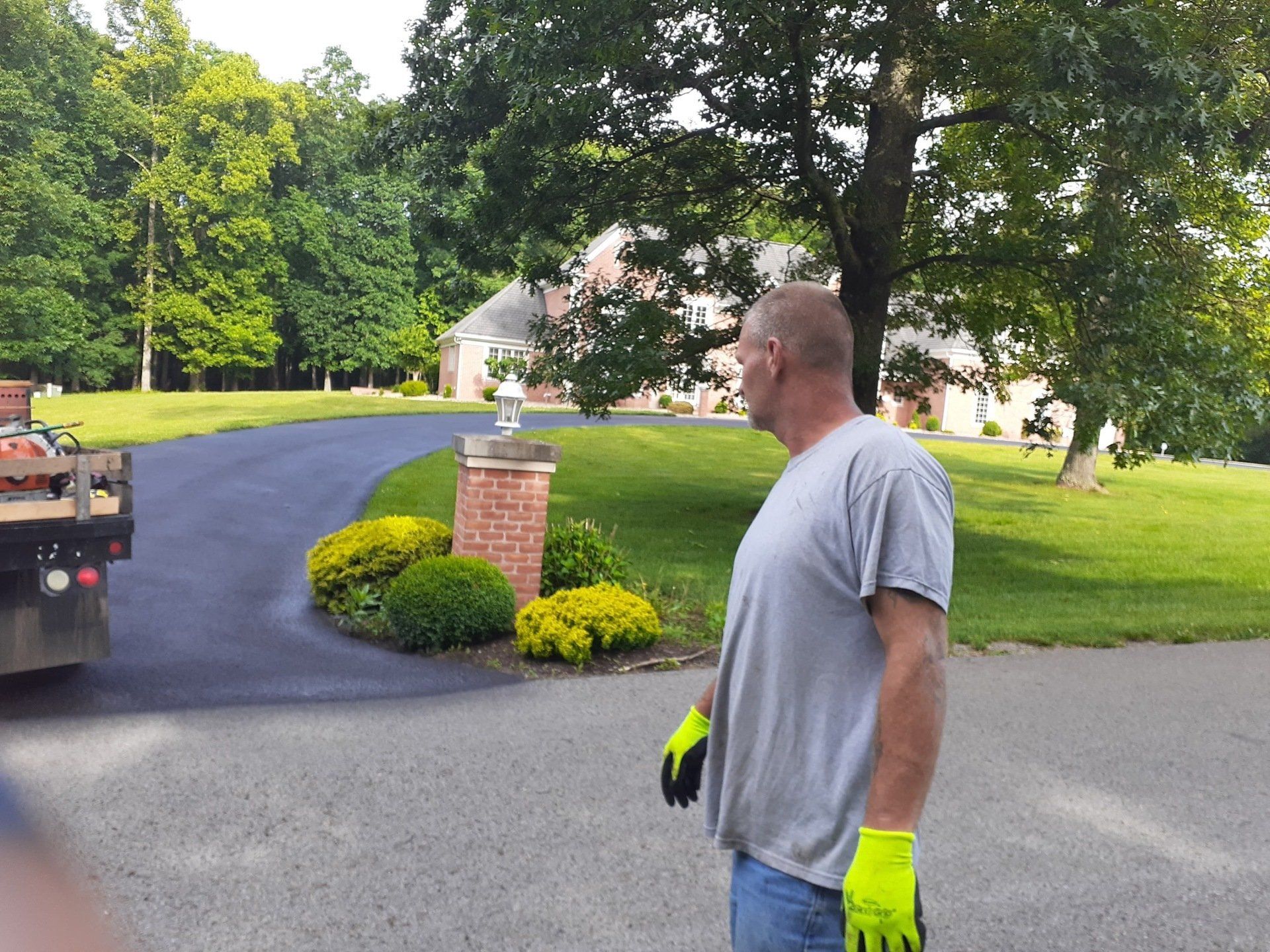 sealcoating driveway near me