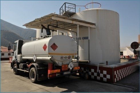camion che trasporta carburante