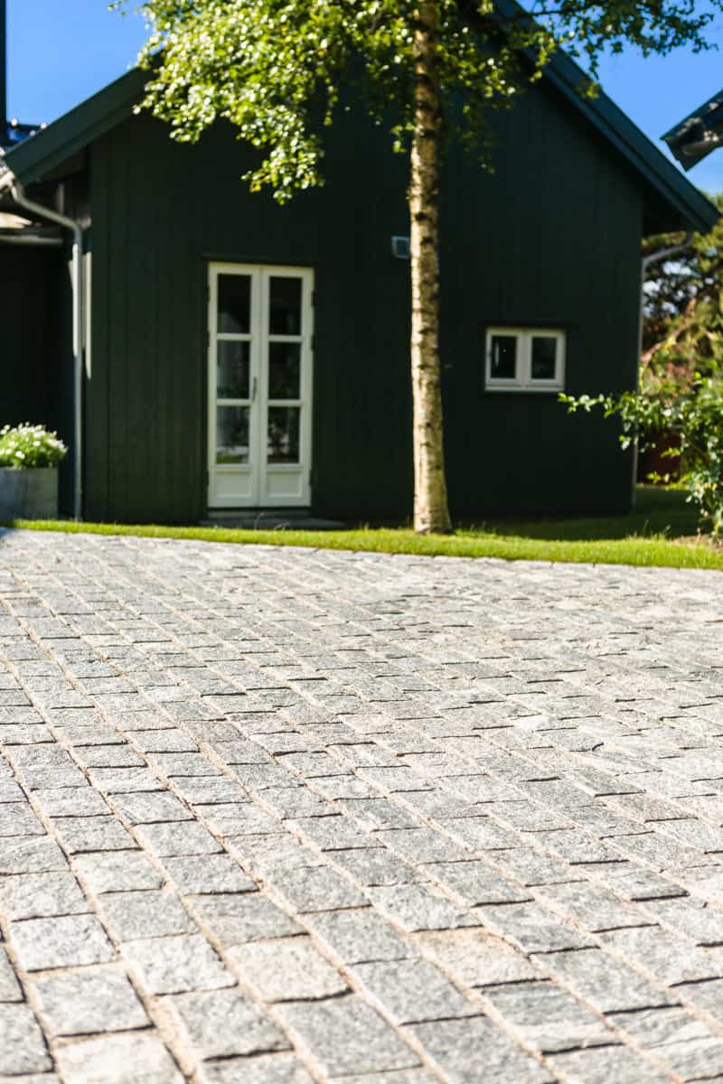 steinlagt uteområde - Vågen & Hansen