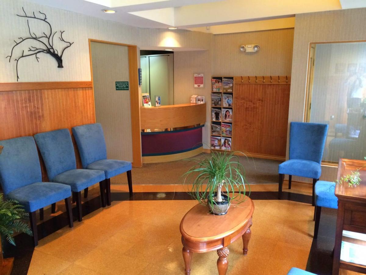 Waiting room, Dental Arts of Bedford