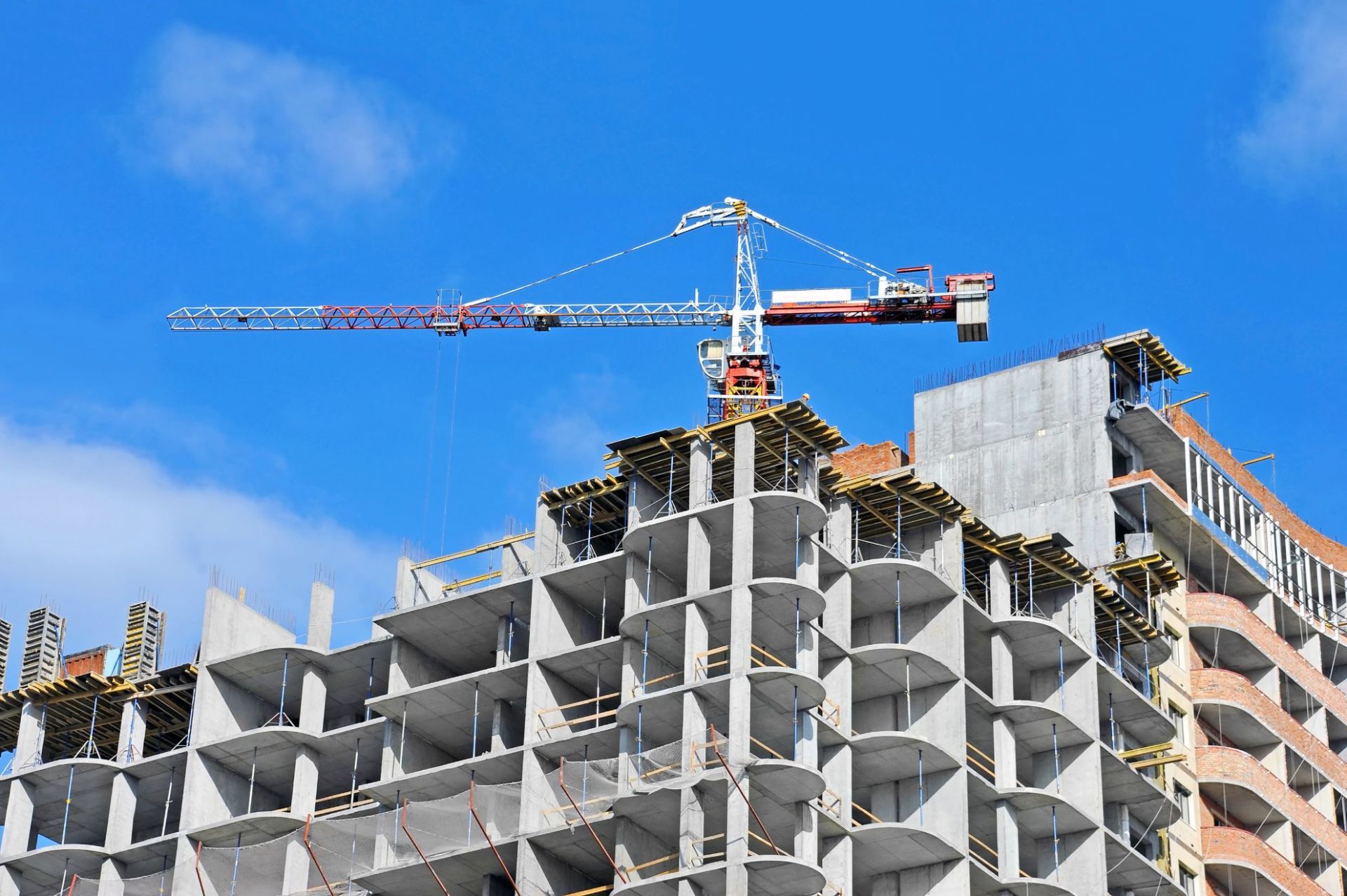 palazzo in fase di costruzione