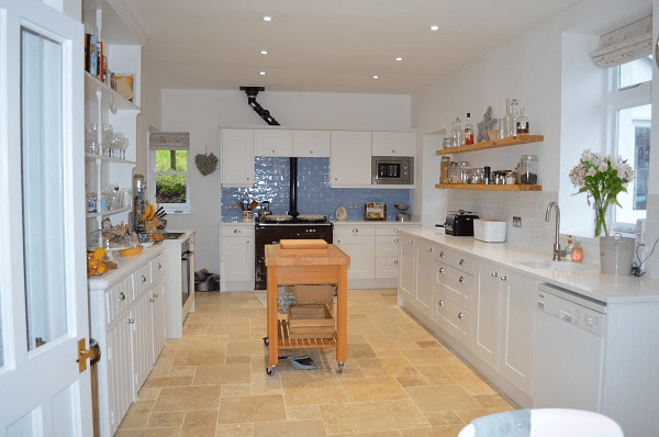 Valentino Fitted Kitchen in Blagdon Priddy Shaker white