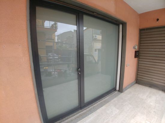 Serramento esterno per negozio