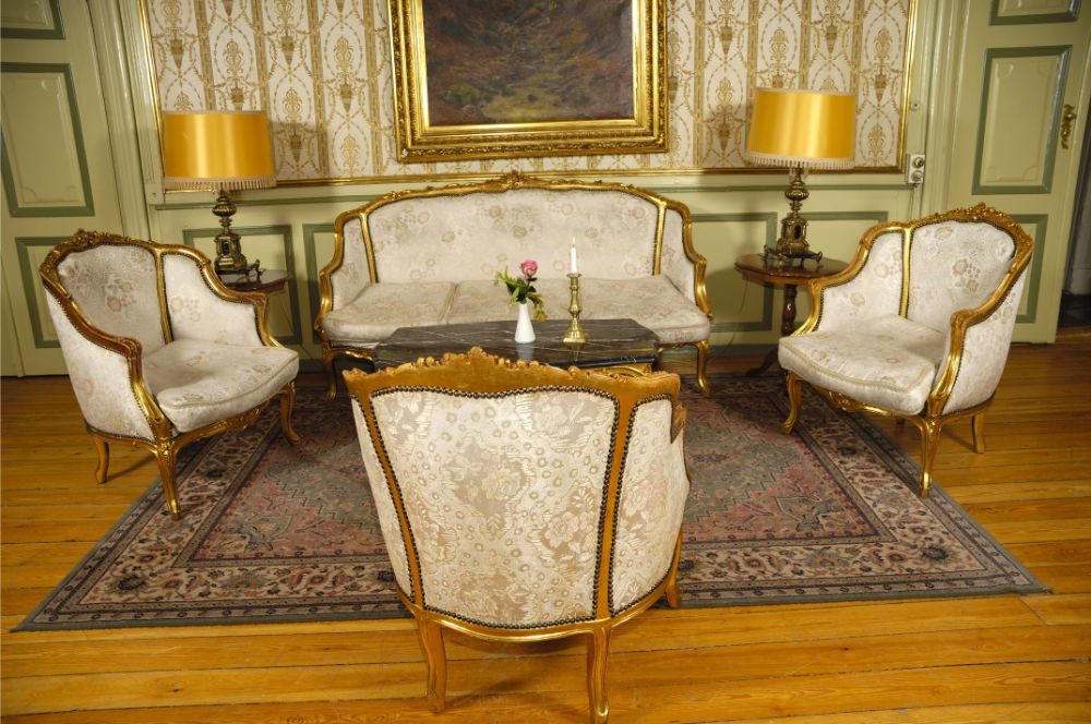 mobili d'antiquariato