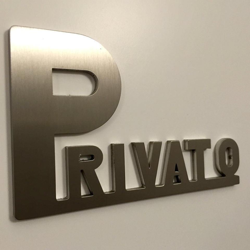 Scrittura Privato in metallo