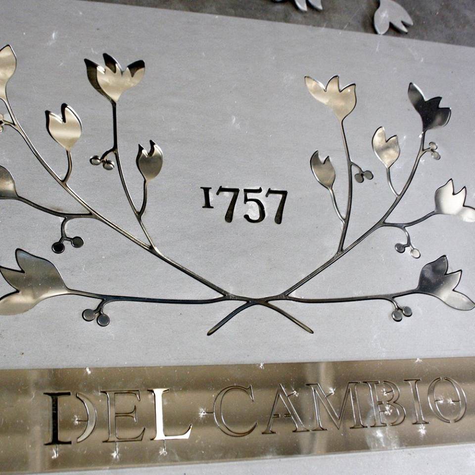 Decorazione su metallo