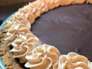 Peanut Butter Chocolate Pie