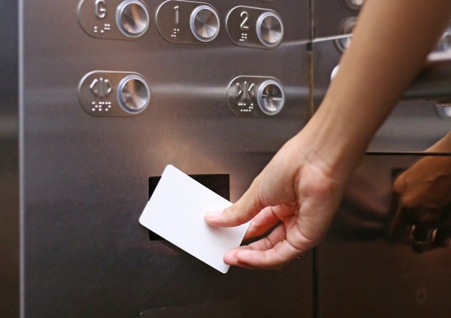 Pulsantiera con riconoscimento card
