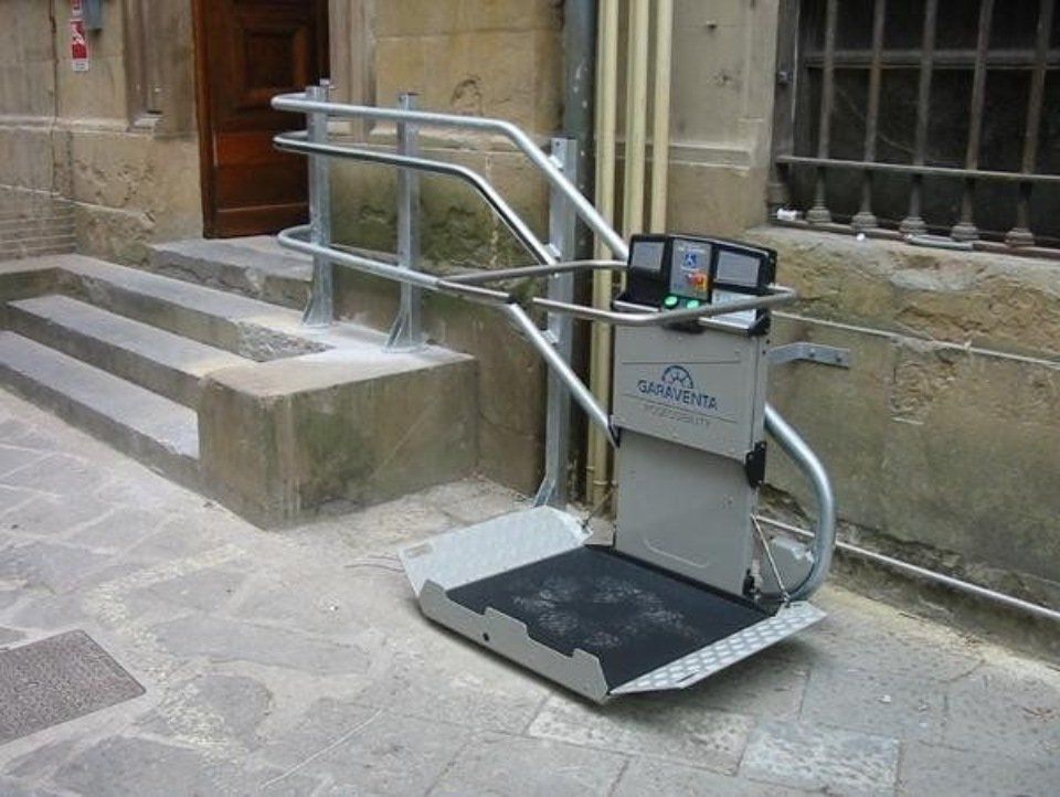 Montascale esterno