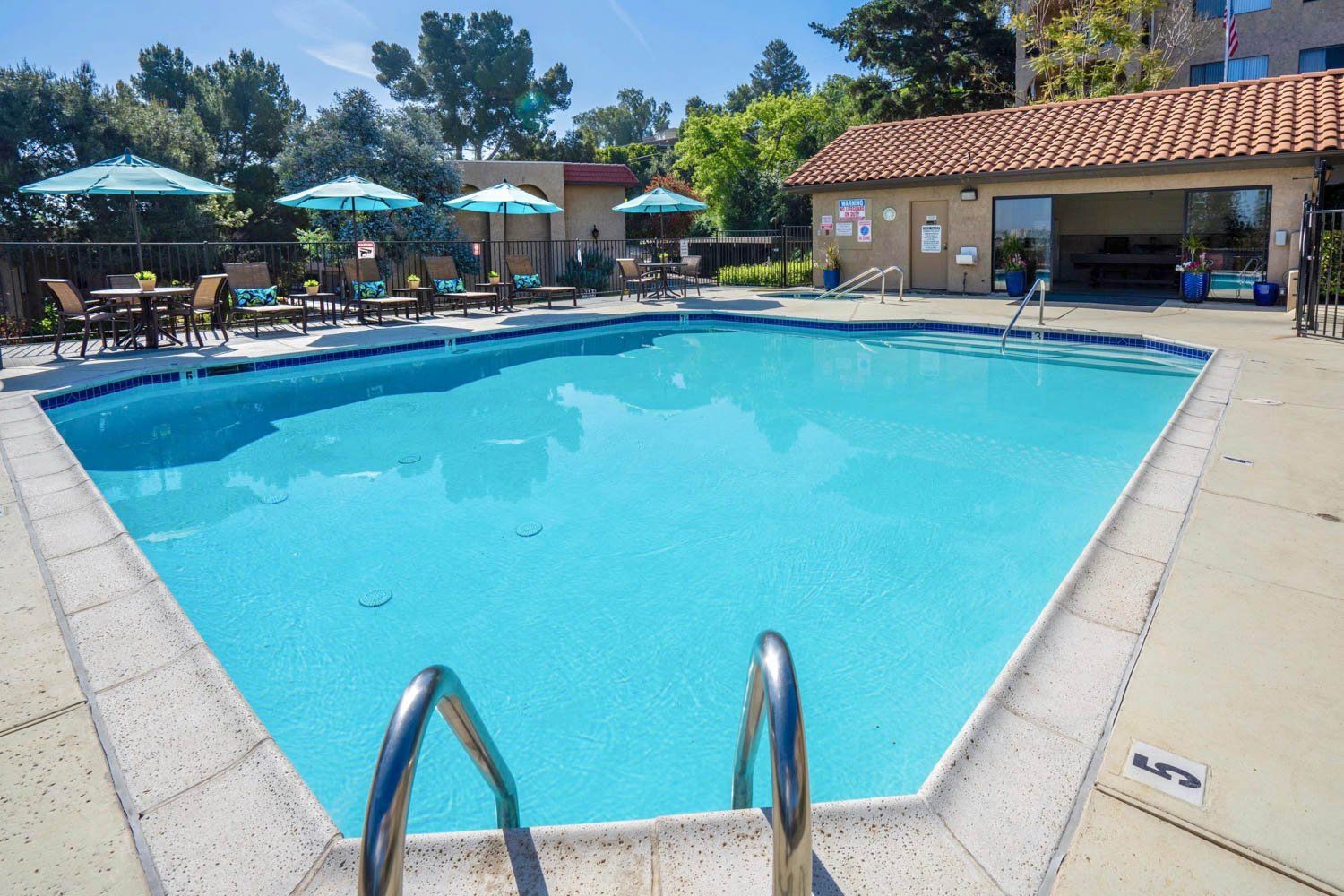 Pool | The Highlands