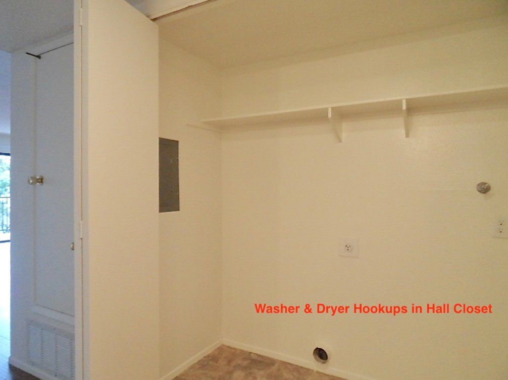 Closet | The Highlands