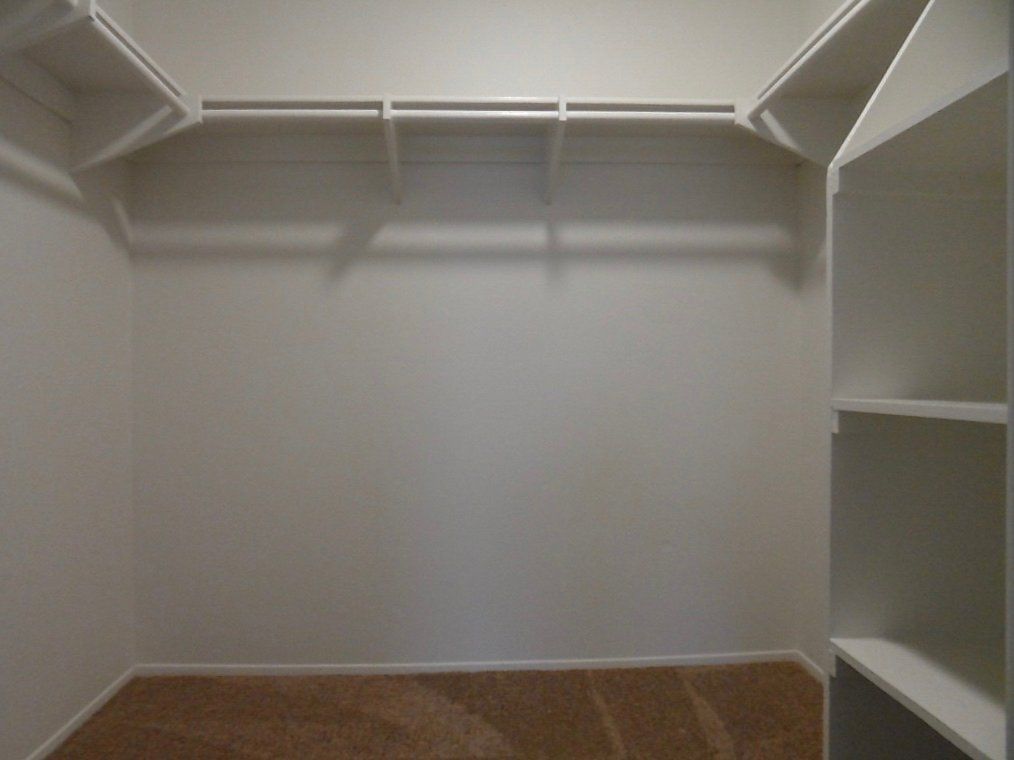 Closet | The Highlands