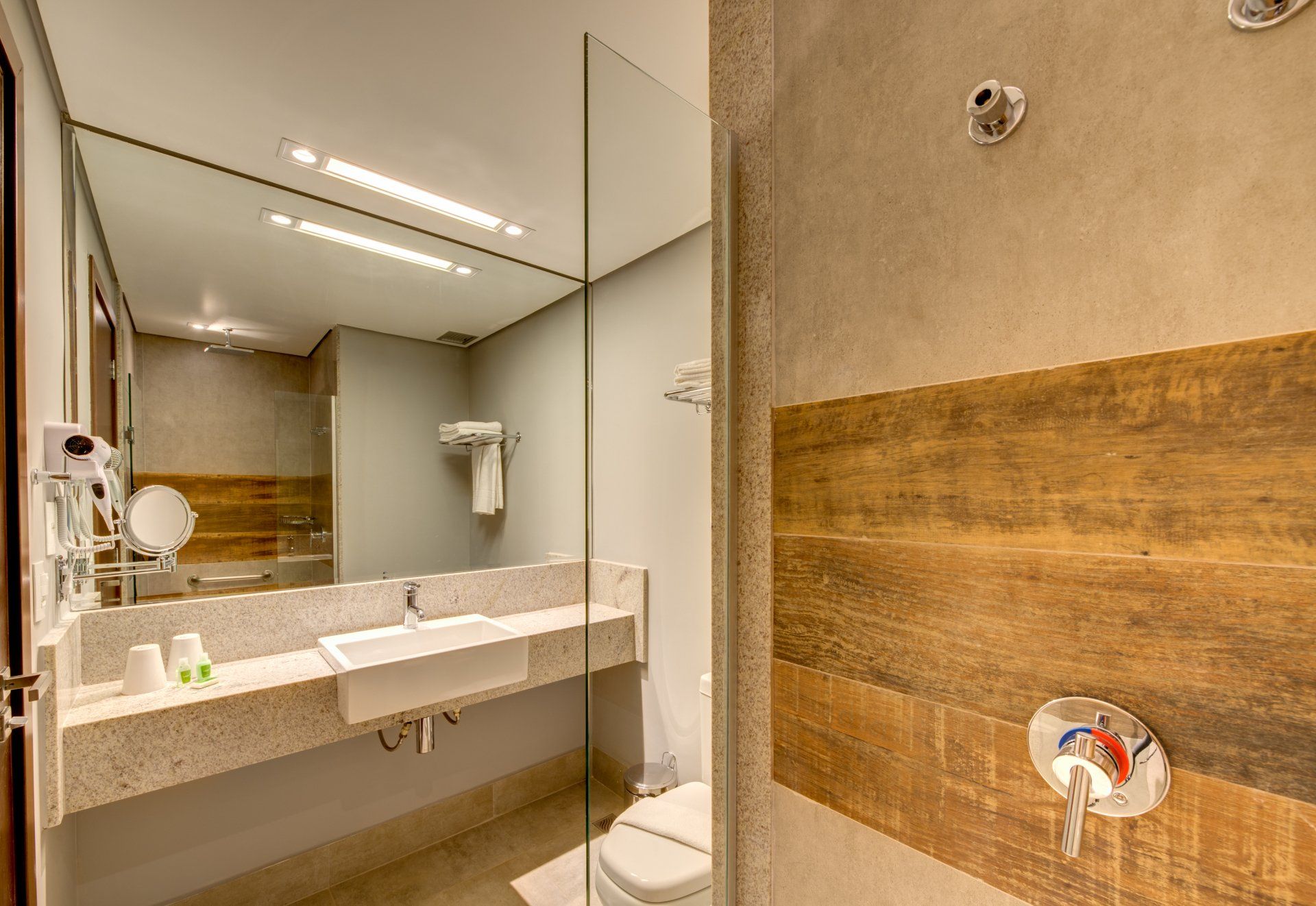 Linx Confins - Banheiros, Galeria