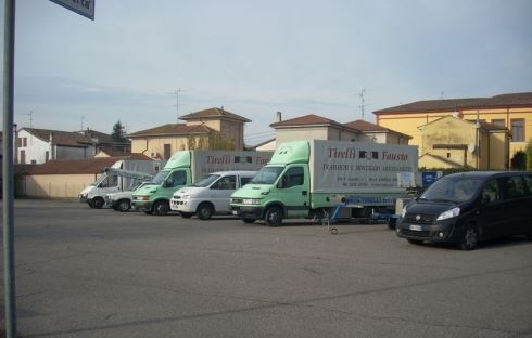 mezzi ditta di traslochi