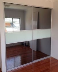 Shower interior with framed shower screens