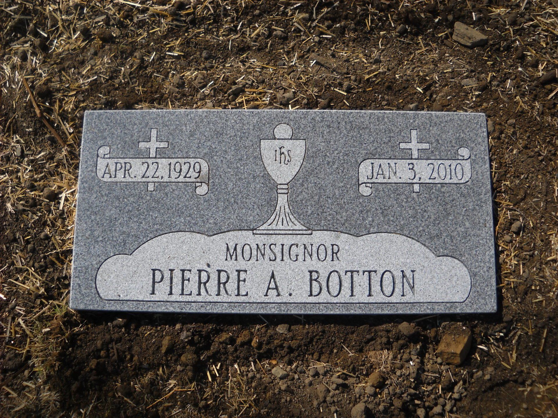 Botton Barre Grey Polished Top Sawed Sizes Ribbon Panel Deep Cut Lettering