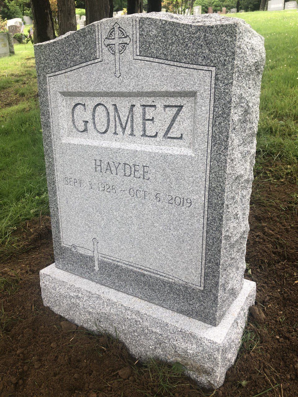 Gomez Barre Grey Polished 2 BRP Sides Serp Top Recessed Panel Deep Cut Lettering Single Upright Die Panels